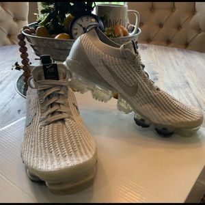 Womens Air VaporMax Flyknit 3 'Pure Platinum'